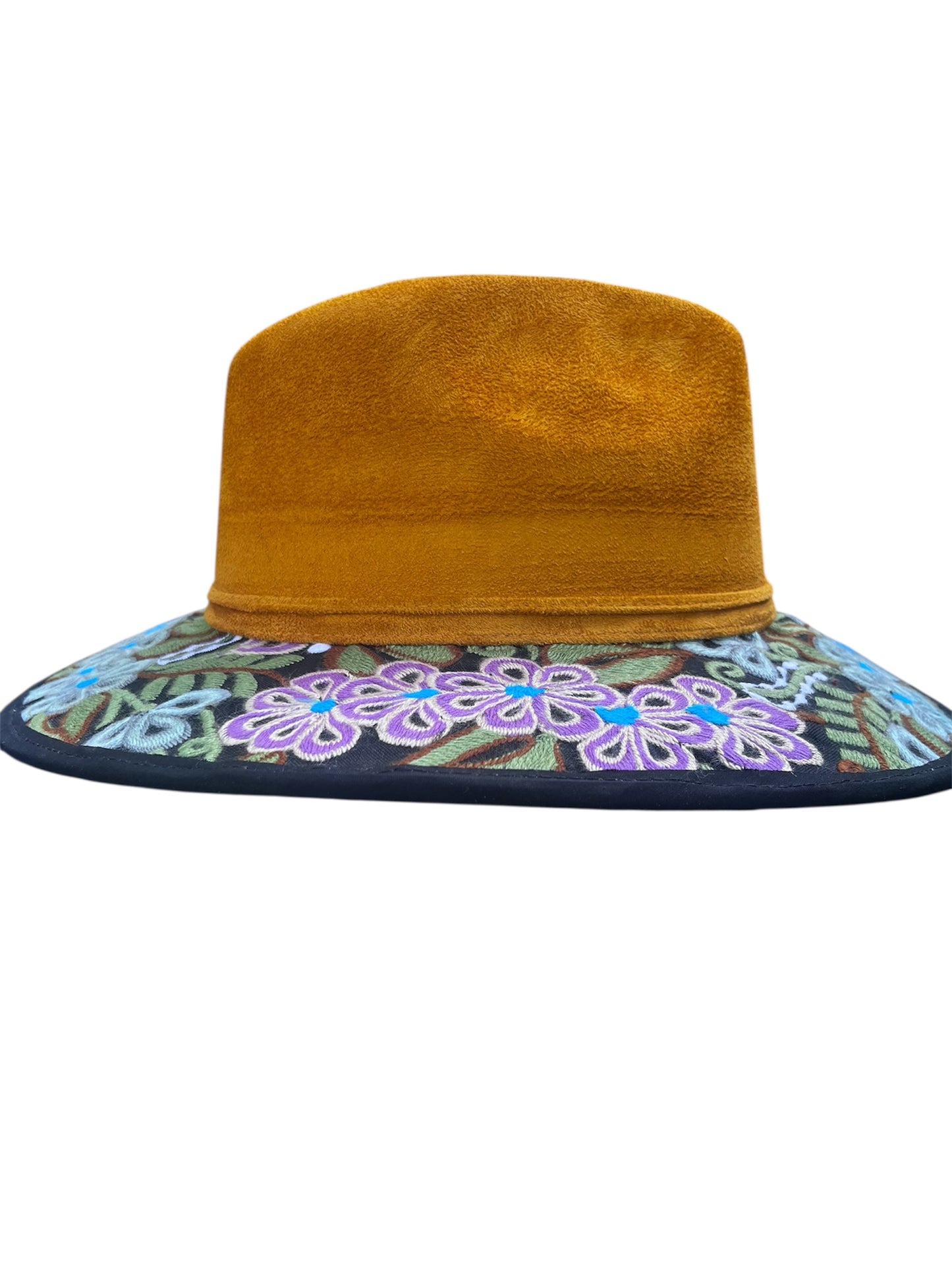 Artesanal Embroidered Suede Hat – Floral Artisan Design