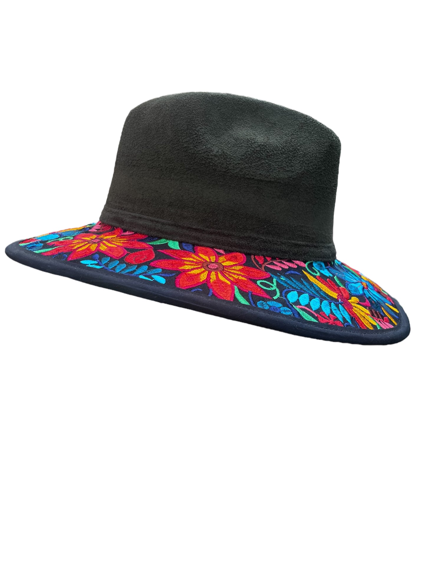 Artesanal Embroidered Suede Hat – Floral Artisan Design