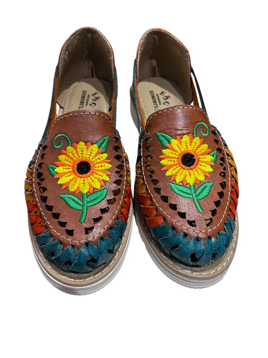 Huaraches Artesanales – Handcrafted Leather Sandals with Unique Designs