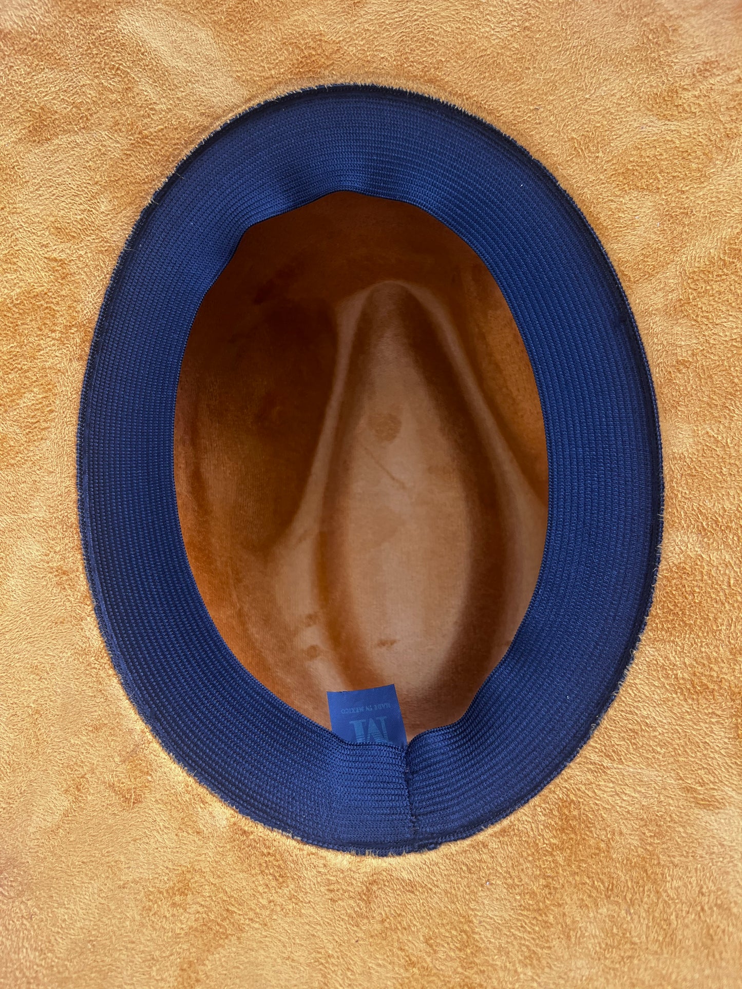 Artesanal Embroidered Suede Hat – Floral Artisan Design